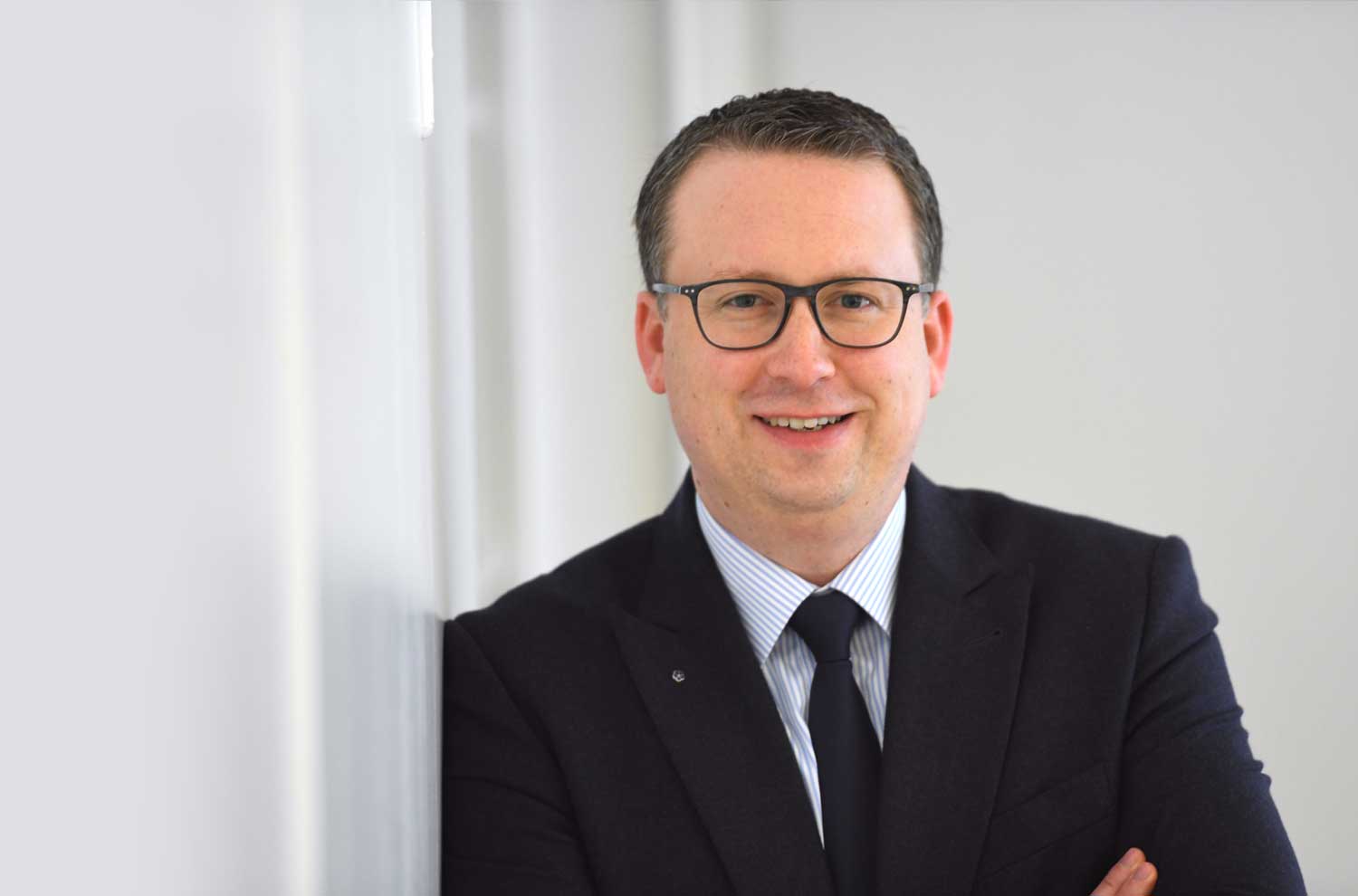 Rechtsanwalt Fachanwalt für Migrationsrecht Fachanwalt für Strafrecht | Martin Henrich